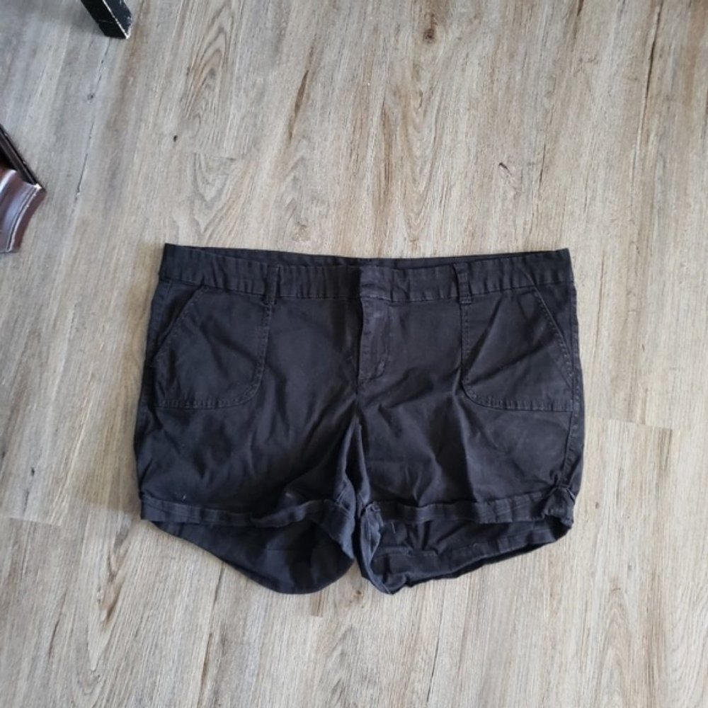 Torrid adorable cuffed shorts size 18w